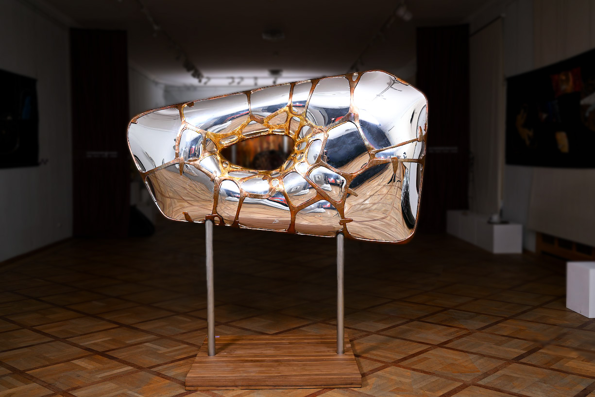 Konstantin Kartashevsky. Spheres and Reflections