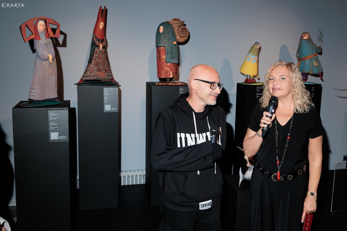 Photo Report: Private Previews of Ilya Brezinski’s and Dima ПЖ’s Exhibitions