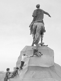 Ascent to Peter the Great. Decembrists Square