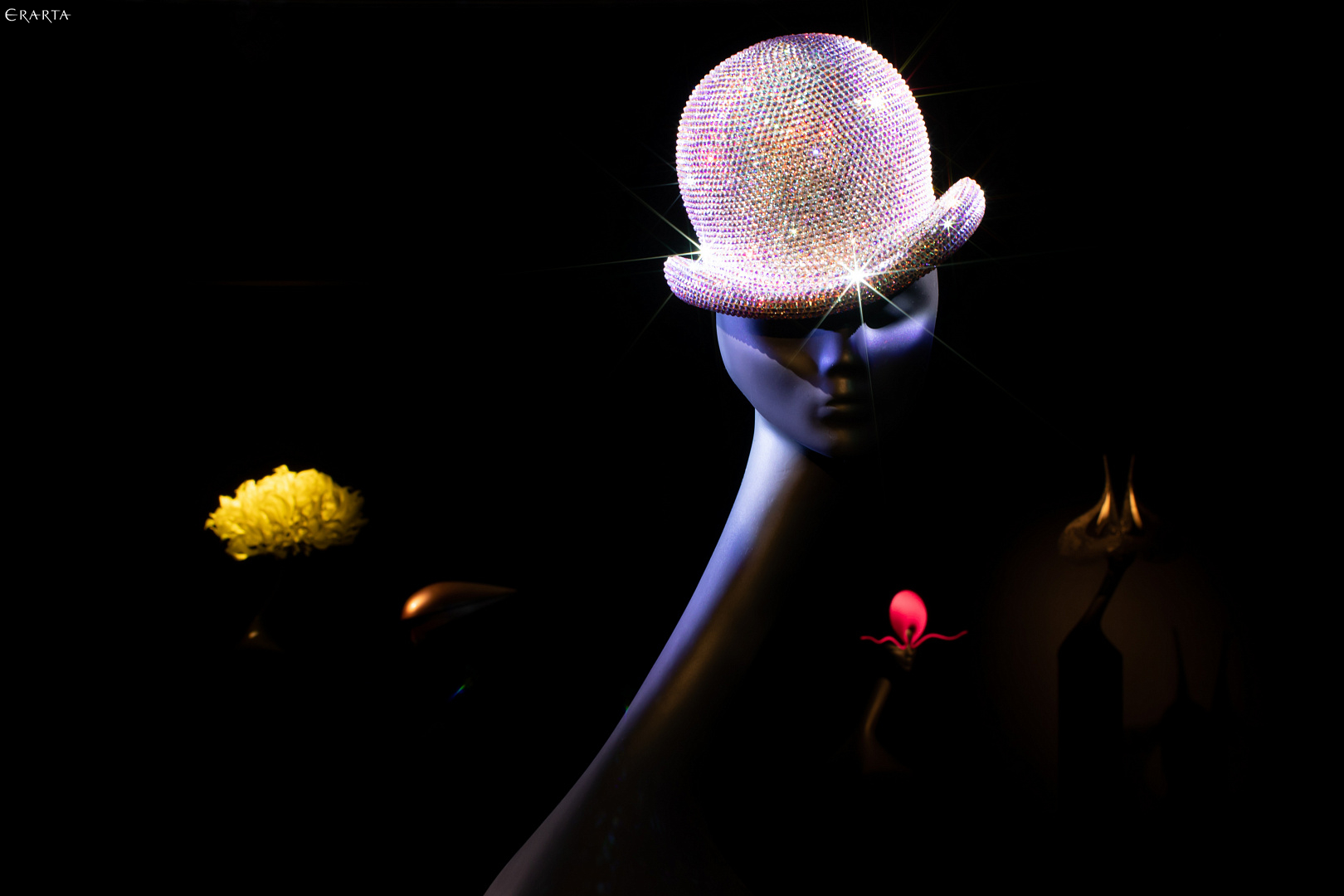 Музей Эрарта выпустил Instagram-маски со шляпками Филипа Трейси