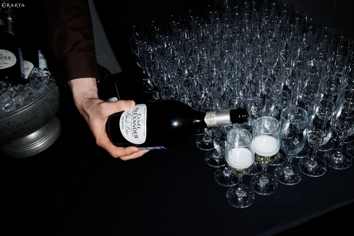 Photo Report: Private Preview of Rob Woodcox’s Exhibition